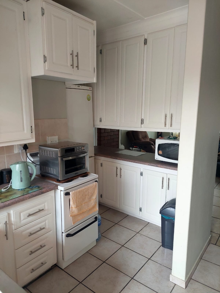 To Let 2 Bedroom Property for Rent in Die Bult North West